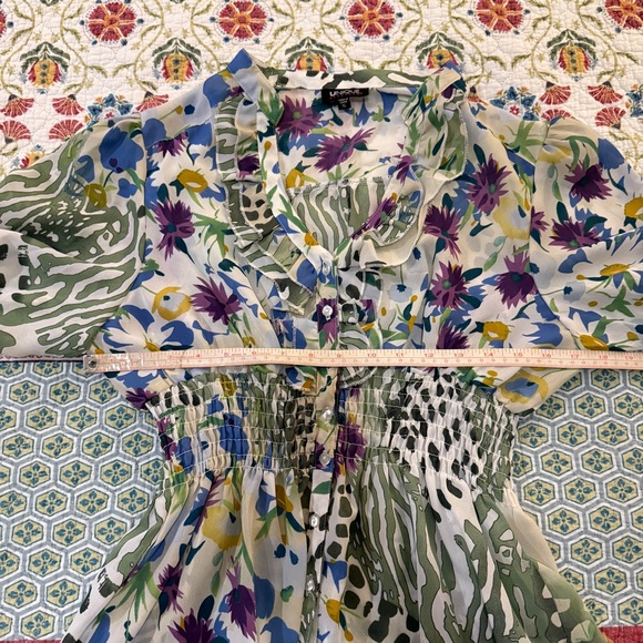 Unique Spectrum Multicolor Floral Ruffle Top - Picture 6 of 10